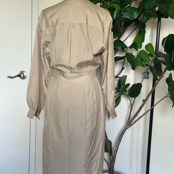 Elegant Cream Women's Dress - Picture 3 of 10